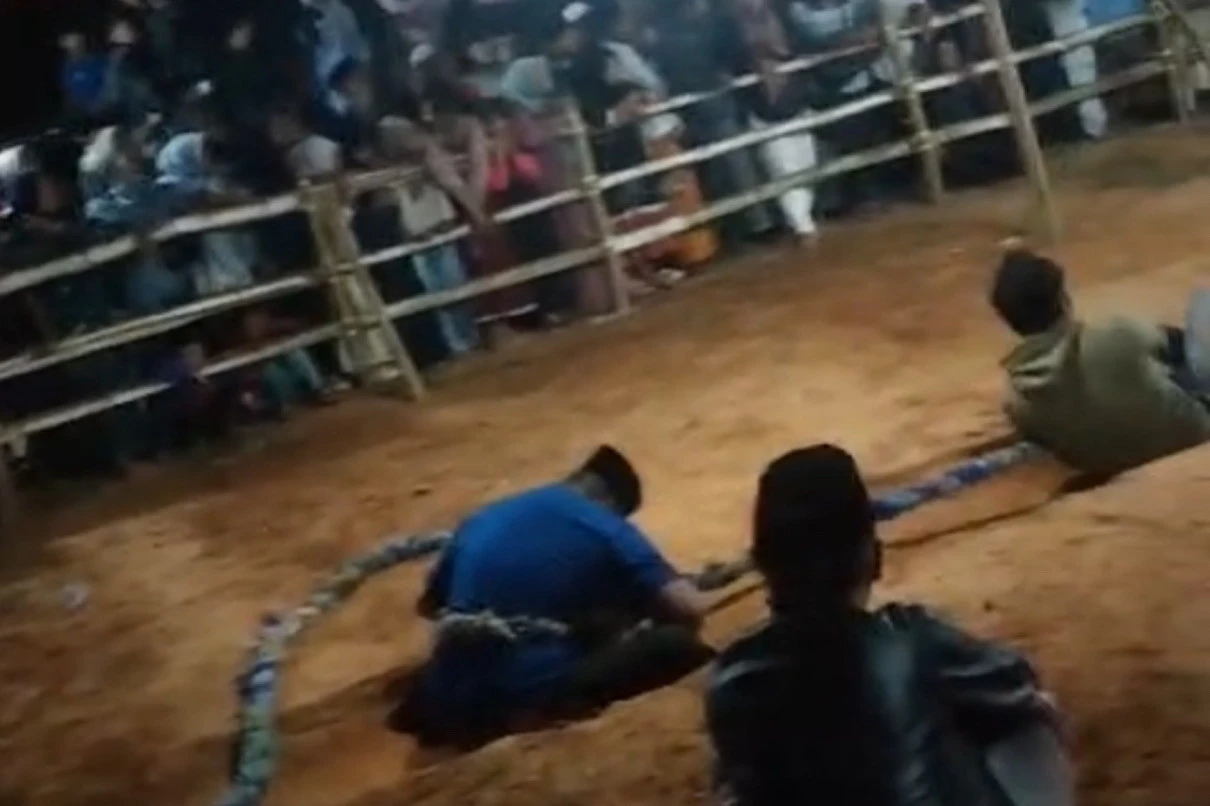 Tiba-Tiba Lemas, Warga Sumenep Meninggal Dunia Saat Ikuti Lomba Tarik Tambang