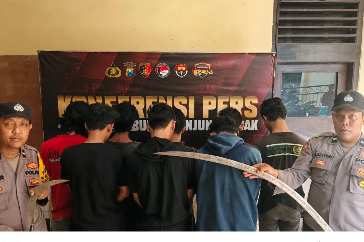 Viral! Gangster Surabaya Saling Serang Pakai Molotov, 9 Remaja Ditangkap