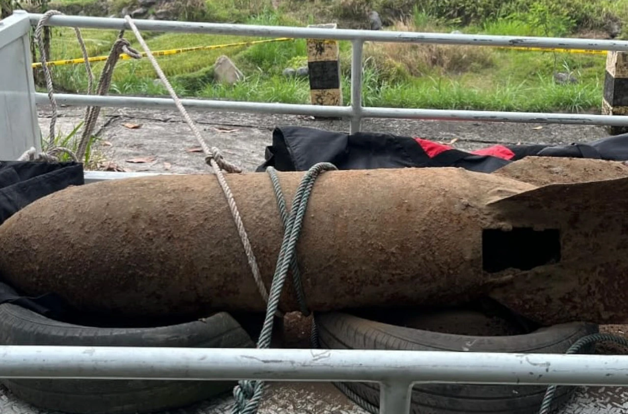 Ledakan Dahsyat Peluru Udara 350 Kilogram di Sleman: Belasan Rumah Rusak, 7 Pohon Tumbang