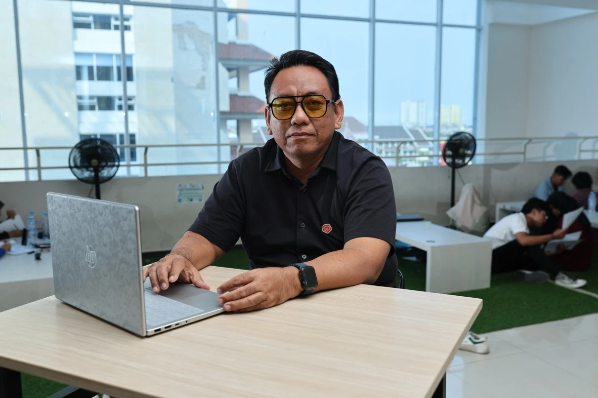 Lewat PKKMB 2025 Surabaya Semangat Merah Putih Kembali Mengakar