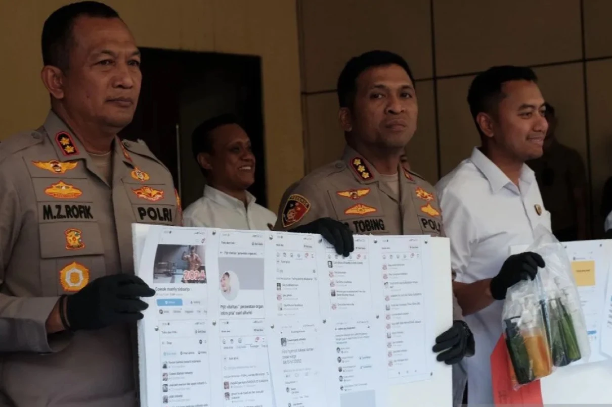 Polresta Sidoarjo Bongkar Grup Facebook Asusila Sesama Jenis, 3 Orang Ditangkap