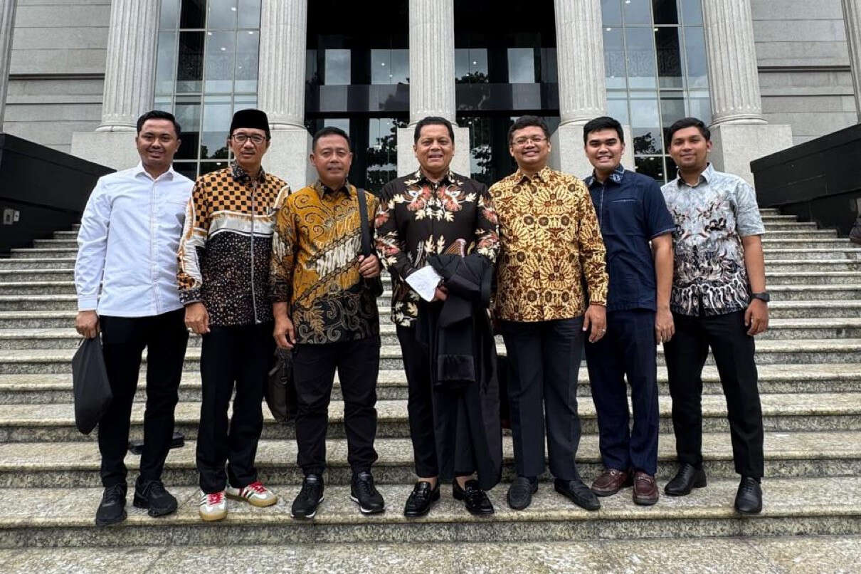 Tim Khofifah-Emil Bantah Tudingan Risma-Gus Hans di Sidang Sengketa Pilgub Jatim