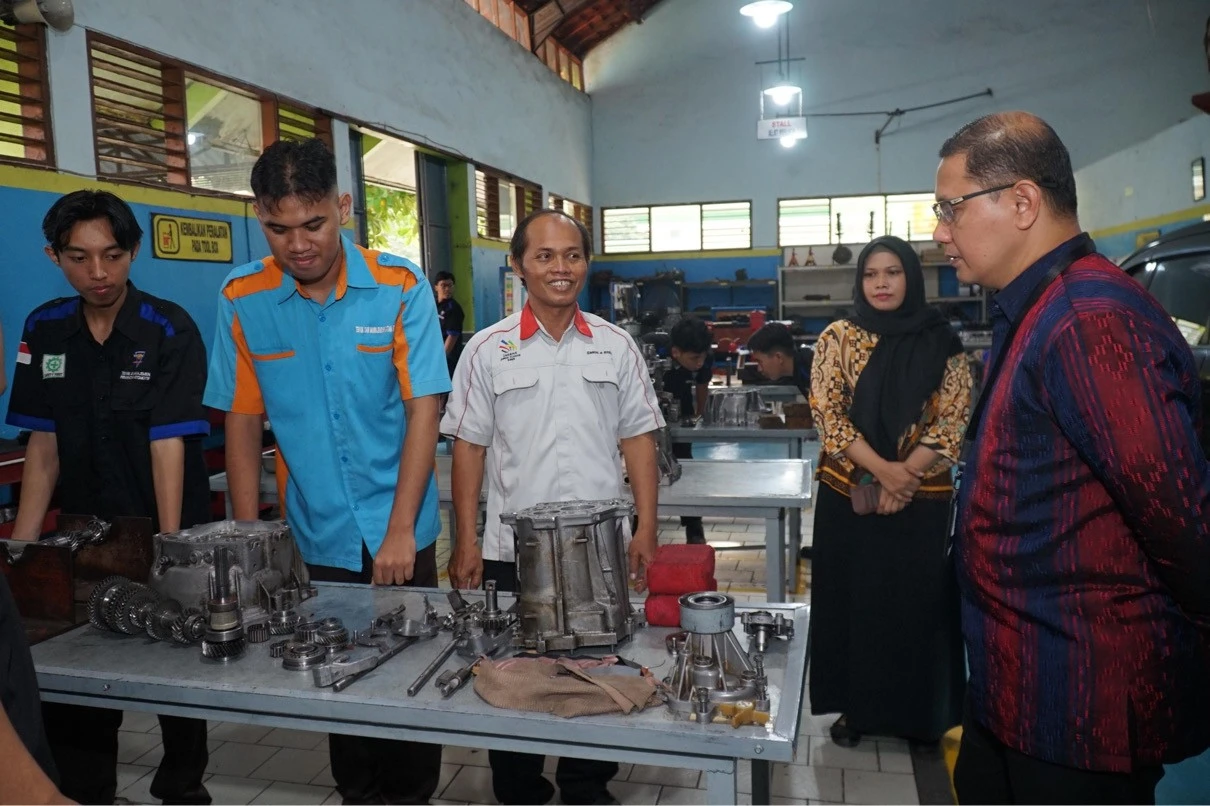 Keterserapan 81 Persen, Lulusan SMKN 2 Surabaya Masuk Industri Tanpa Masa Tunggu