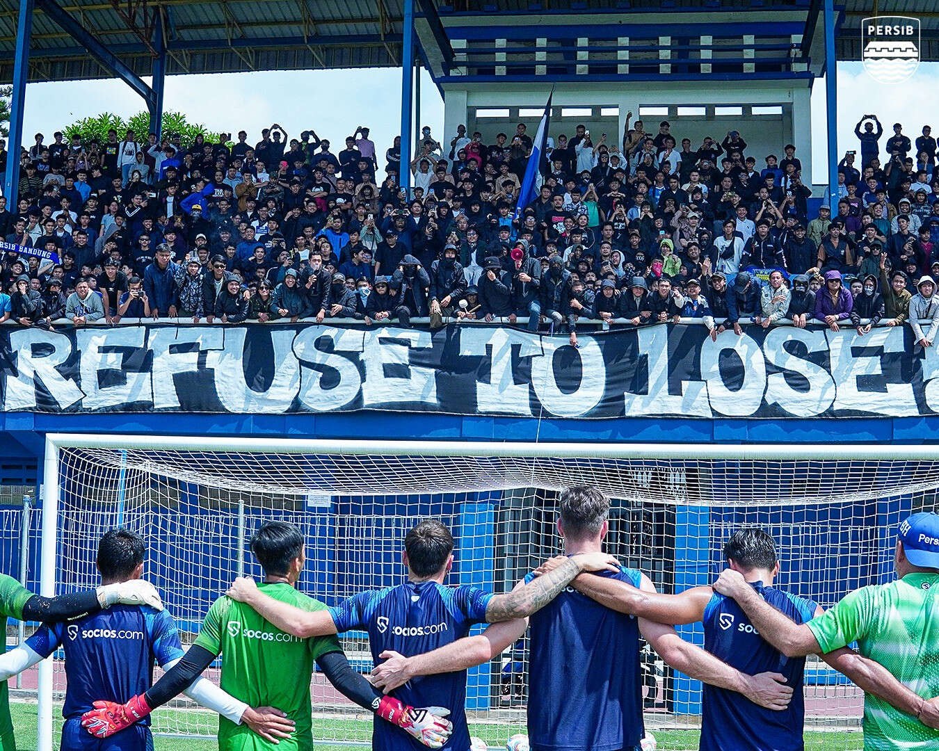 Menjelang Duel Kontra Persija, Persib Dapat Suntikan Semangat dari Bobotoh Saat Latihan