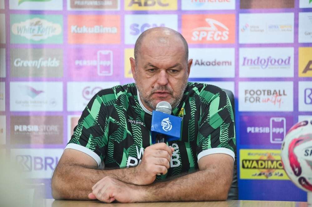 Bojan Hodak Keluhkan Jadwal Padat Persib di Liga 1 dan AFC