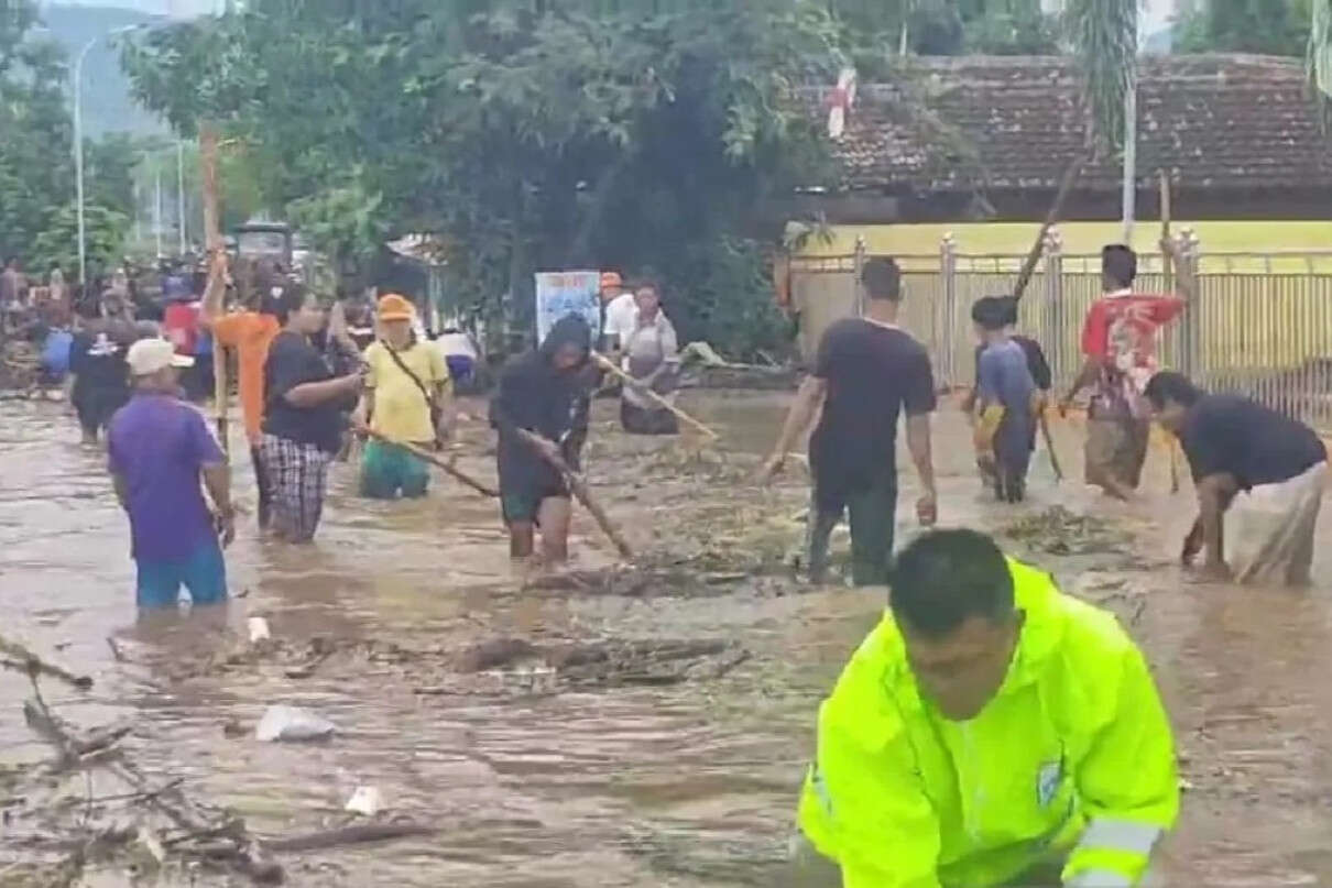 Banjir Bandang Terjang Desa Kendit Situbondo, Puluhan Rumah & Fasum Rusak