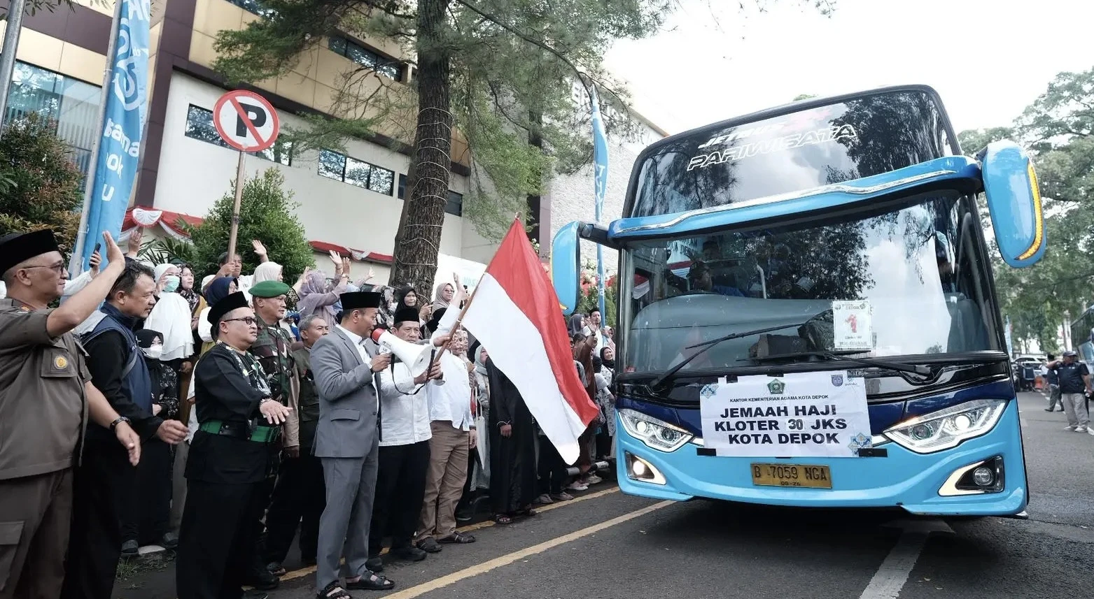 Ratusan Jemaah Calhaj Asal Depok Berangkat ke Tanah Suci, Kemenag: Kami Lepas Dengan Doa