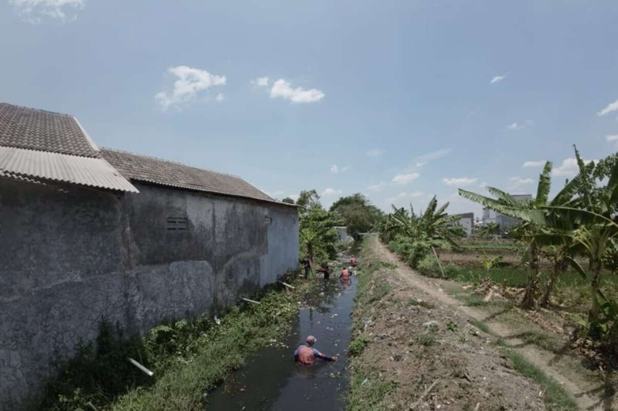 Antisipasi Banjir, Pemkot Semarang Intensifkan Pengerukan Sedimentasi Sungai