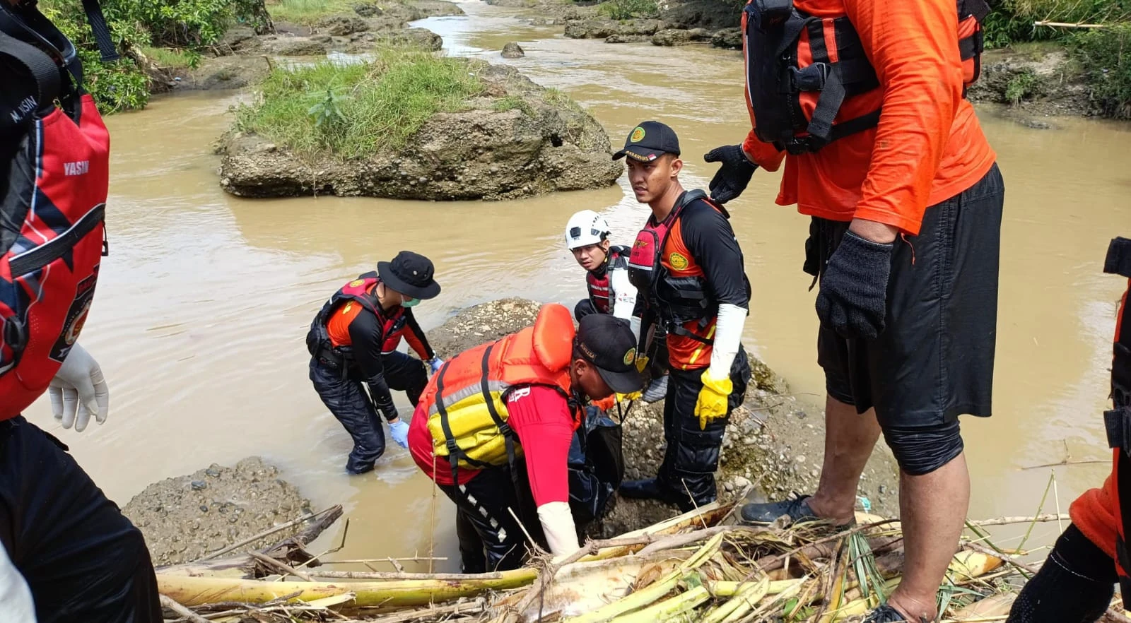 Arus Deras Sungai Laes Telan 2 Atlet Dayung Pemalang