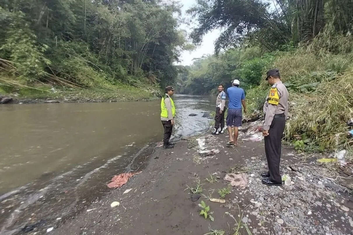 Mahasiswa PGRI Kanjuruhan Malang Hilang di Sungai Brantas Saat Rafting