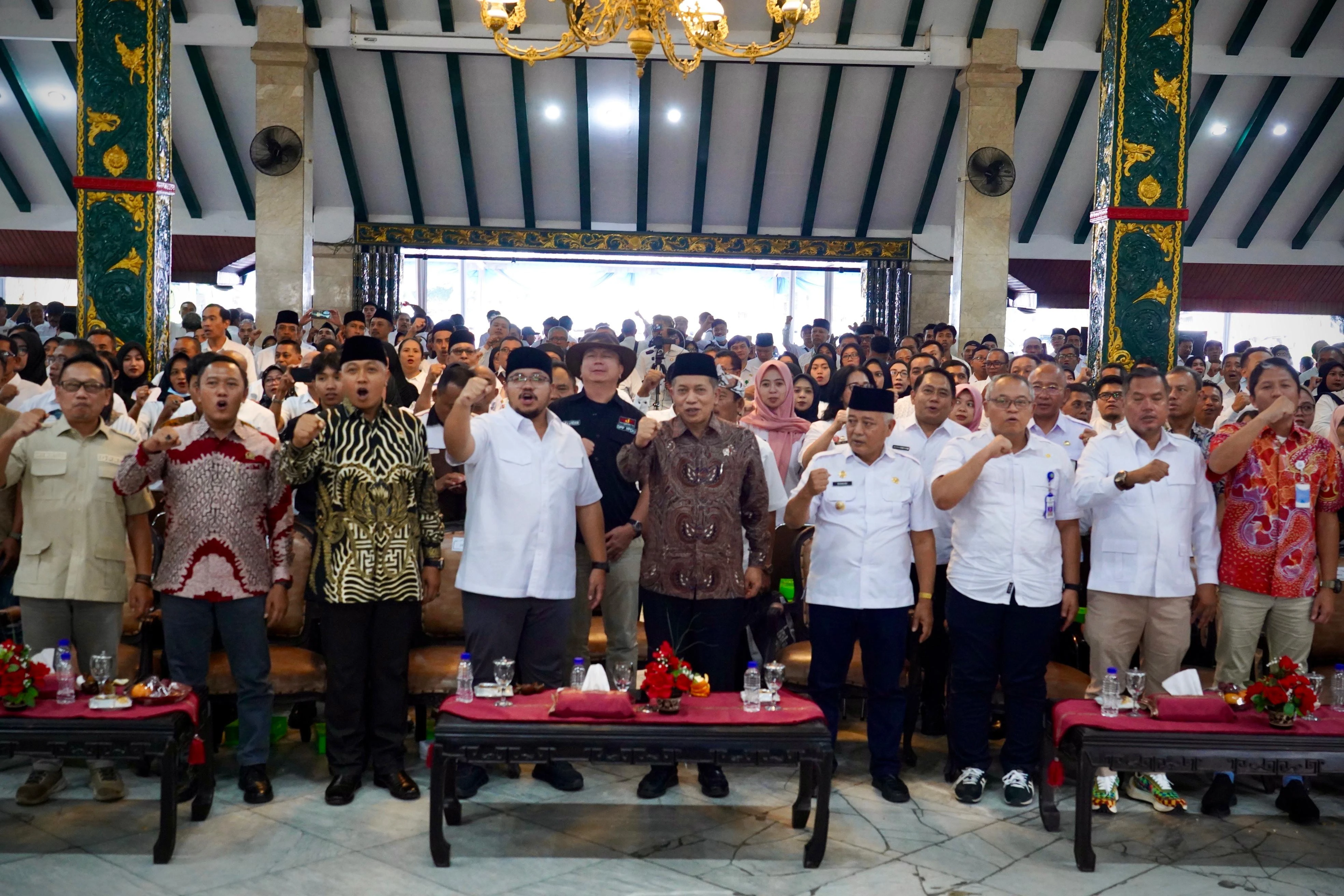 Plh Satgas Serahkan SK Kopdes Merah Putih Se-Kabupaten Malang