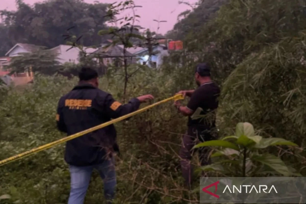 Bau Tidak Sedap Muncul di Semak-Semak, Ternyata Mayat Wanita Diborgol