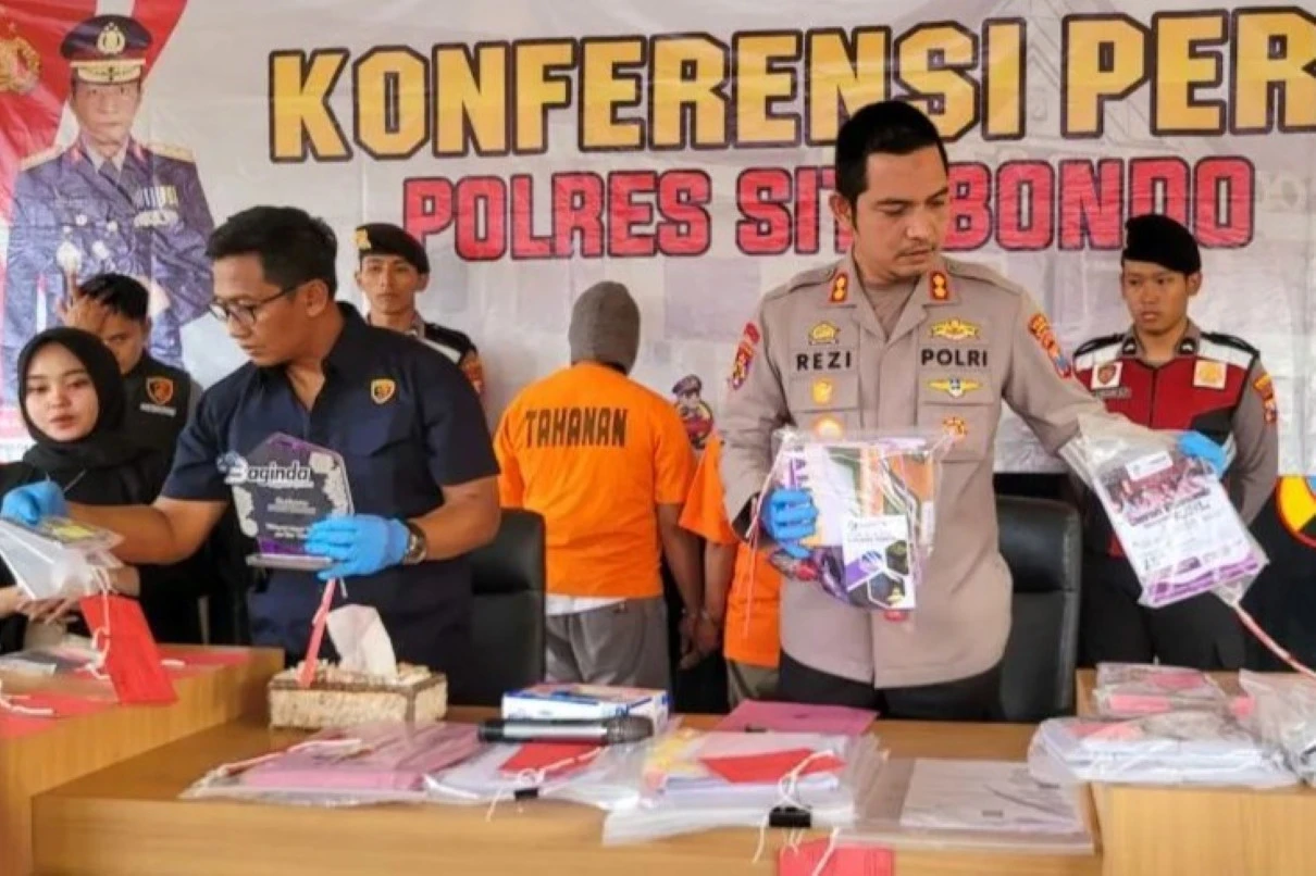 Polisi Bongkar Penipuan Travel Umrah di Situbondo, 97 Jamaah Tertipu Rp2,4 Miliar