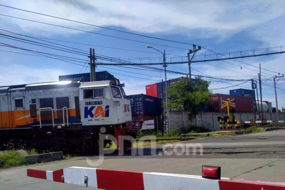 Anak SD Tewas Tersambar Kereta di Semarang