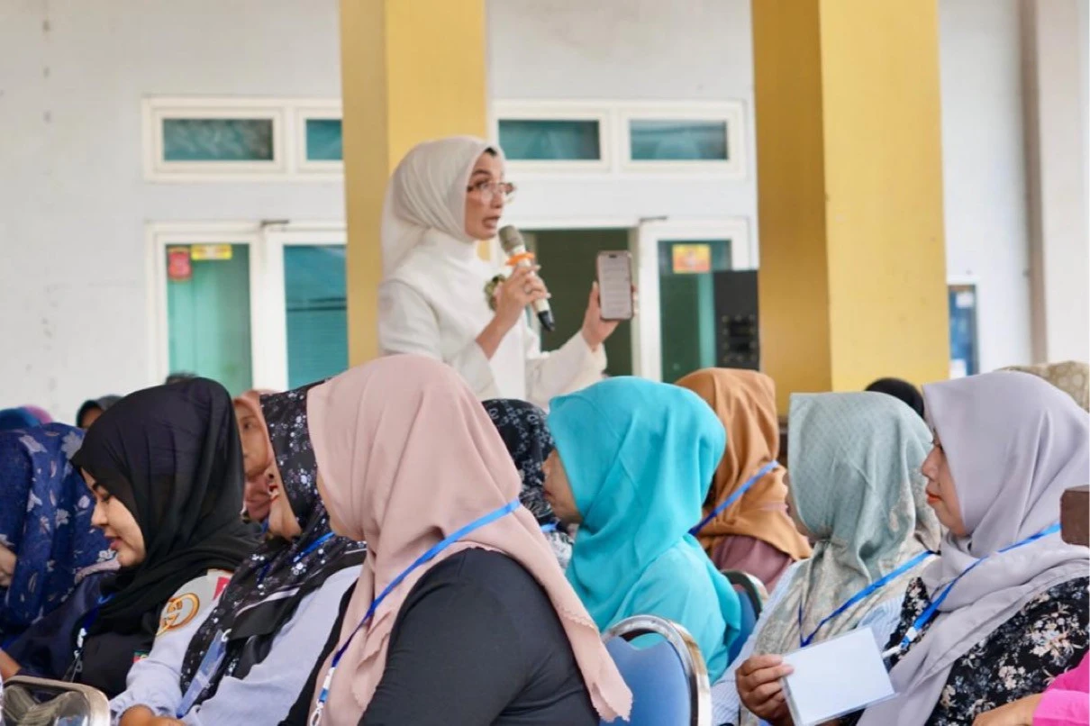 Arzeti Bilbina Ajak Warga Sidoarjo Peduli Gizi Anak Lewat Program MBG
