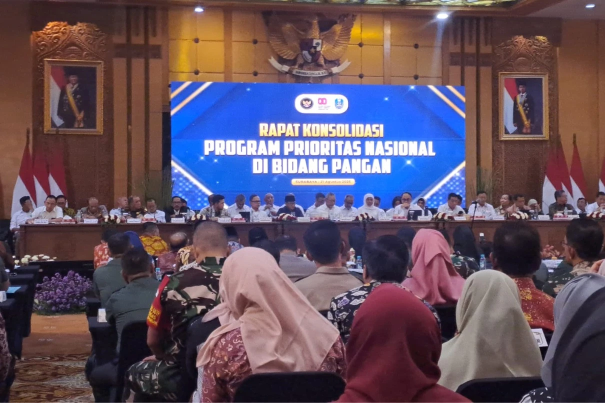 Bongkar Kelangkaan Beras Medium di Pasar, Khofifah Minta Kepala Daerah Pantau Distribusi