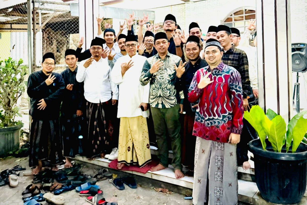 Pengasuh Ponpes Darul Ulum Jombang Gandeng Gus se Jatim Menangkan Risma-Gus Hans