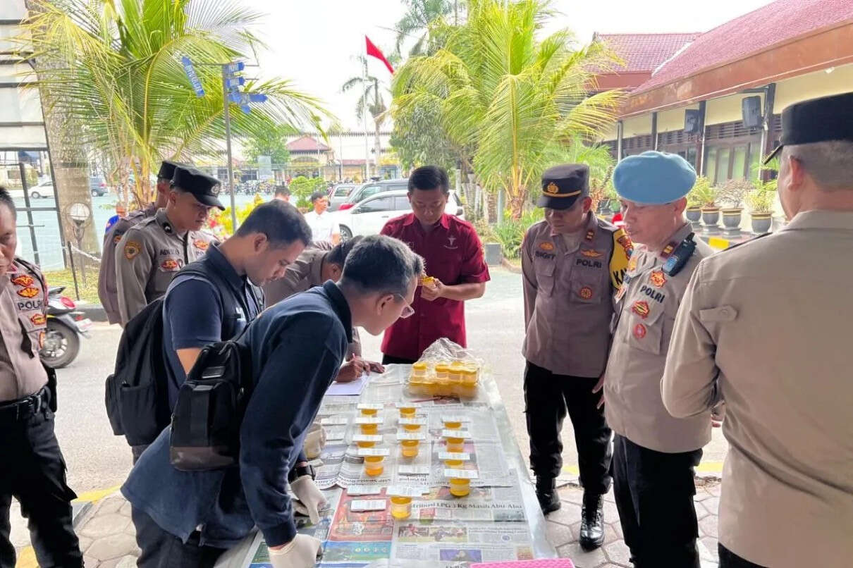 Puluhan Anggota Polres Malang Mendadak Dites Urine, Oh Ternyata