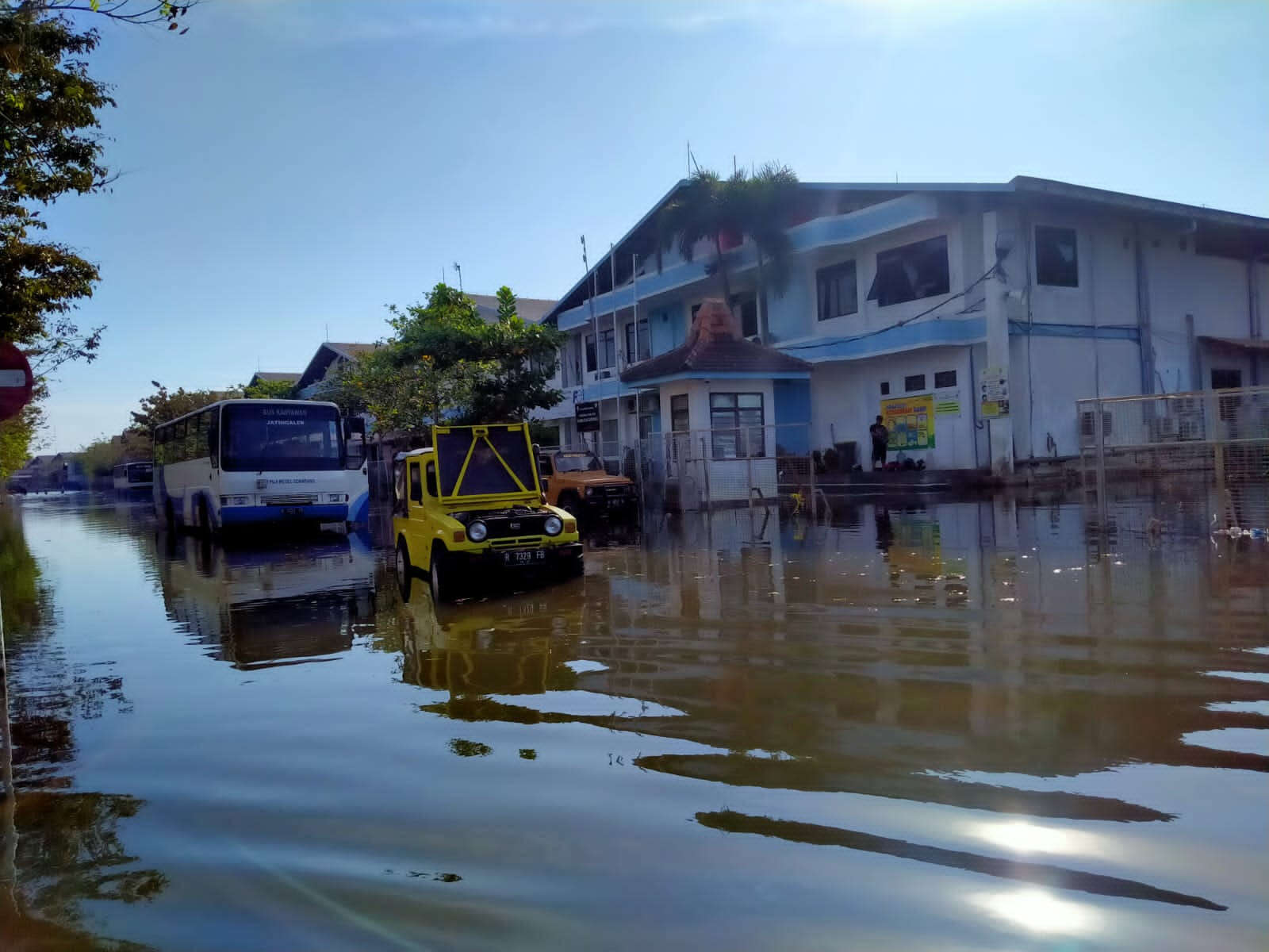 Malam Ini, Banjir Rob Diperkirakan Landa Pantura Jawa Tengah, Warga Diminta Waspada