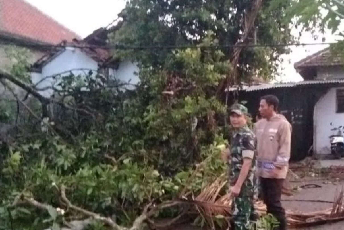 Puluhan Rumah di Trenggalek Rusak Diterjang Angin Puting Beliung