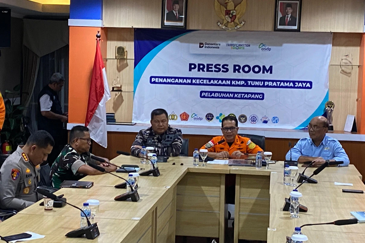 TNI AL Kerahkan 2 Kapal Perang untuk Cari KMP Tunu Pratama yang Tenggelam