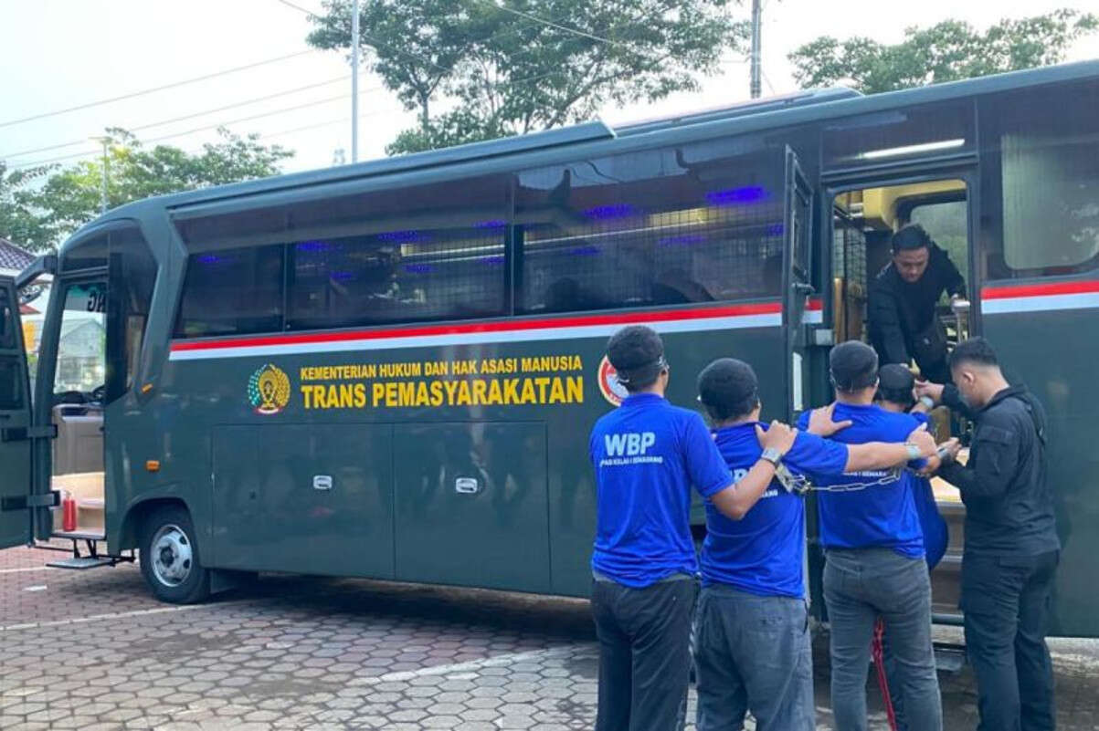 Mengatasi Overkapasitas, Narapidana Lapas Semarang Dipindahkan ke Nusakambangan