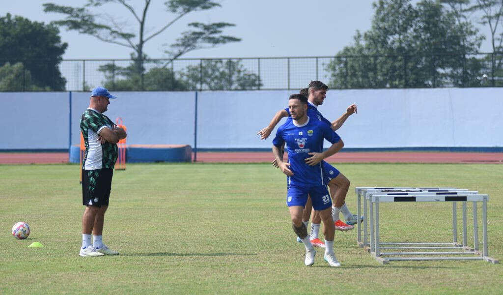 Bojan Hodak Ungkap Hasil Positif Pertandingan Persib Bantu Jaga Mood Pemain