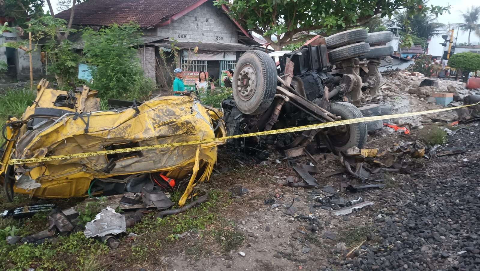 Kronologi Kecelakaan KA Taksaka dengan Truk Molen di Bantul