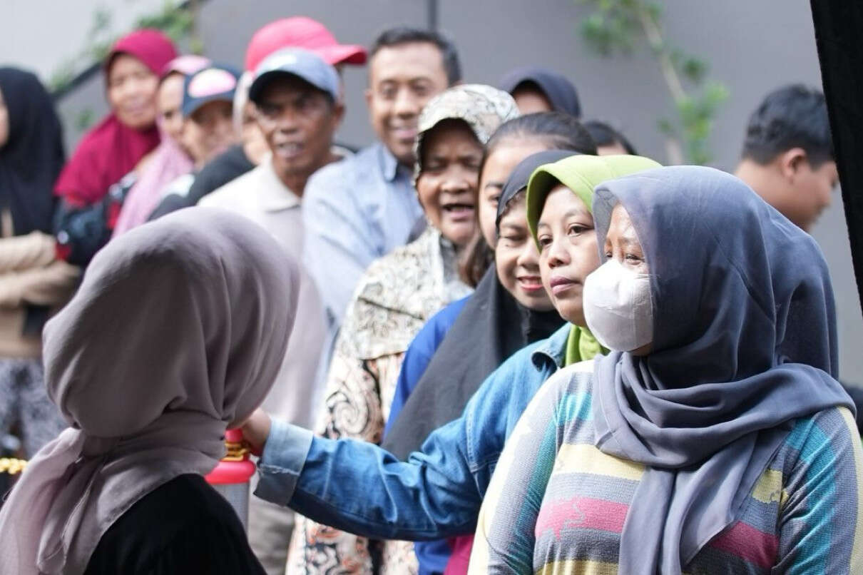 Serempak Berkurban, Seller MS Glow Bagikan 3.000 Paket Daging Sapi di Beberapa Daerah