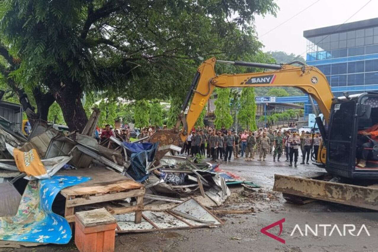 PN Cibadak Eksekusi Lahan dan Permukiman Seluas 1,2 Hektare di Palabuhanratu Sukabumi