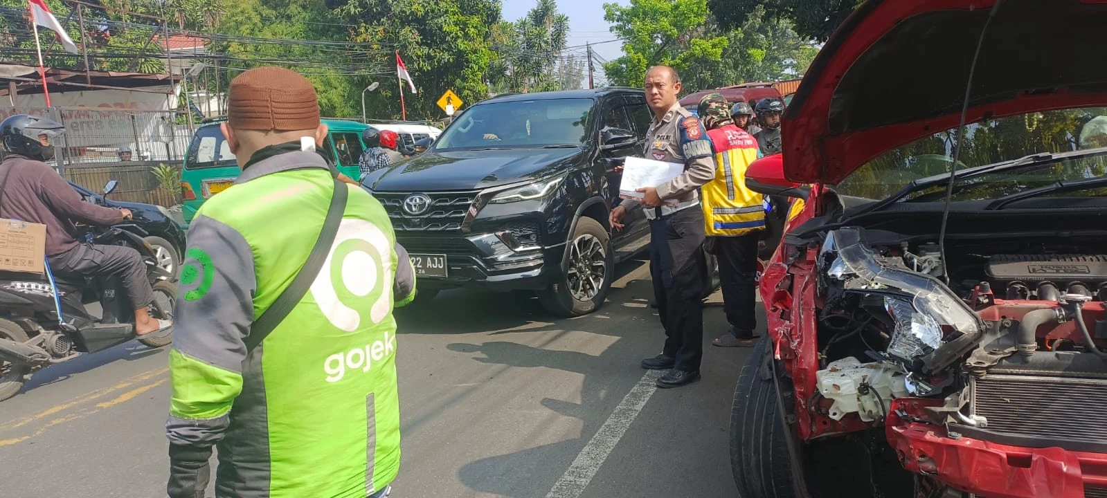 Honda HRV Keluar Jalur, 5 Kendaraan Terlibat Kecelakaan Beruntun di Bandung