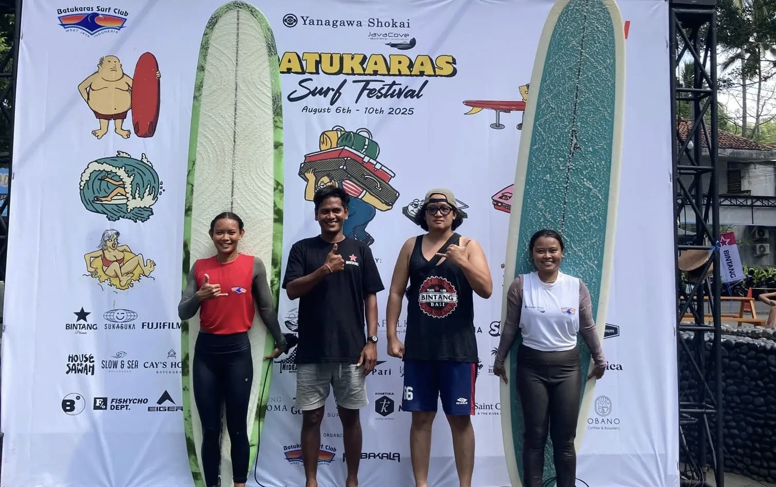 3 Atlet Selancar Ombak Asal Depok Bawa Pulang 4 Medali di Kejuaraan Internasional