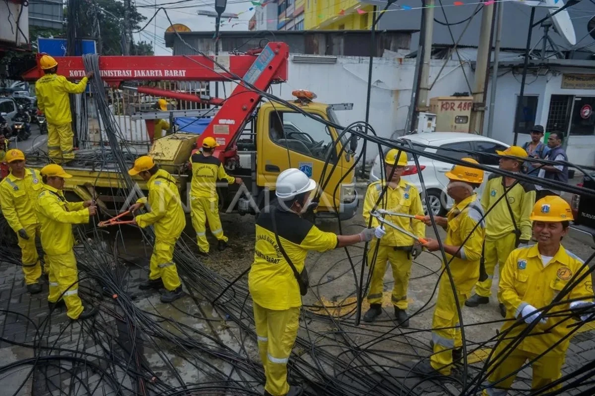 DPRD Minta Pemprov DKI Jakarta Menata Kabel Bareng Proyek Lain