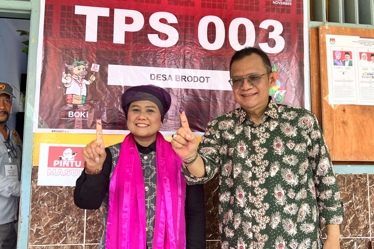 Coblosan di TPS 3 Bandar Kedungmulyo Jombang, Luluk Optimistis Menang