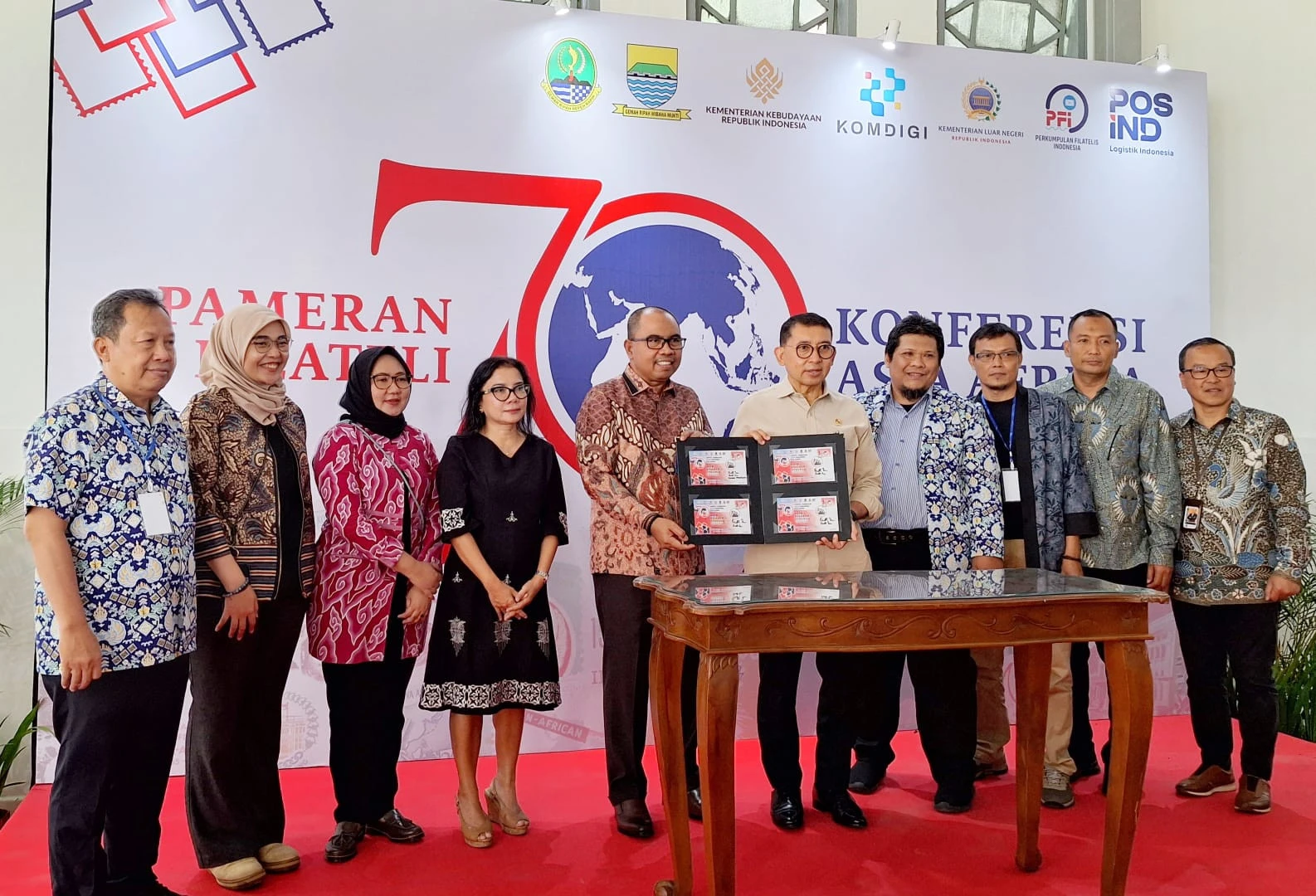 Peringati 70 Tahun KAA, Pos Indonesia Hadirkan Pameran Filateli di Bandung