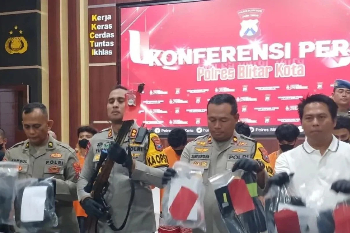 Polisi Tetapkan 36 Tersangka Perusakan Polres Blitar Kota Saat Demo Ricuh, 20 Anak-Anak