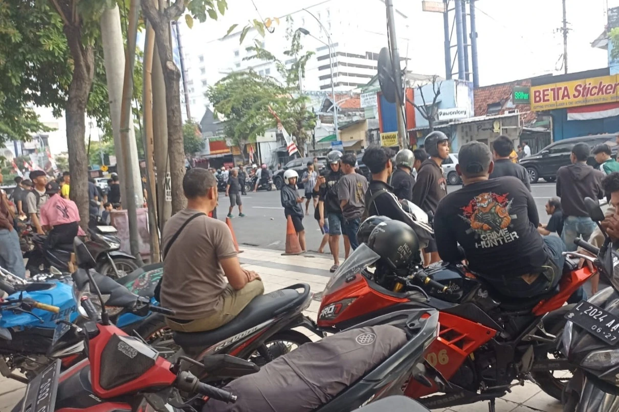 Tawuran 2 Kelompok Pecah di Embong Malang Surabaya, Jalan Sempat Ditutup Polisi