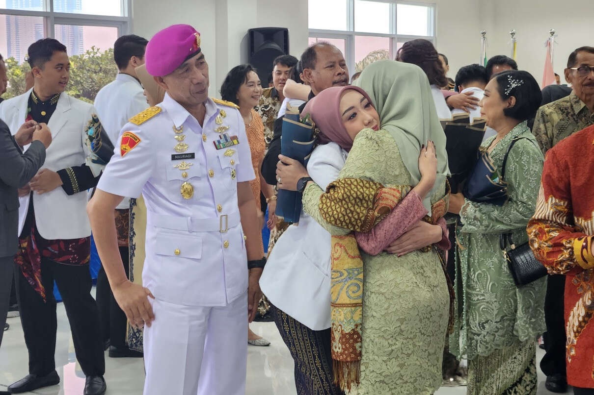 37 Mahasiswa UHT Surabaya Disumpah Jadi Dokter Gigi Baru