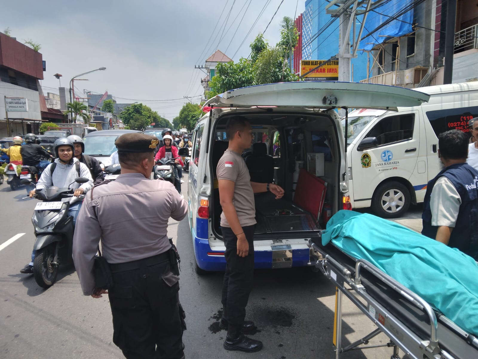 Pengemudi Ojol di Jogja Tiba-Tiba Oleng dan Meninggal Dunia