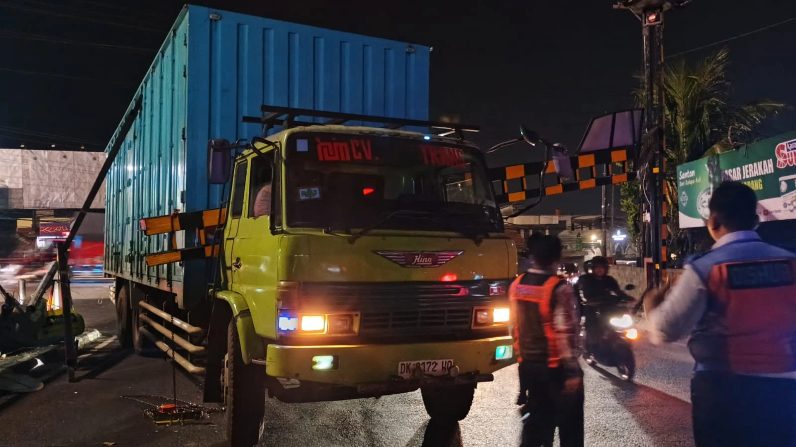 Portal Simpang Jerakah Patah Dihantam Truk Tronton, Sopir Jalani Tes Urine