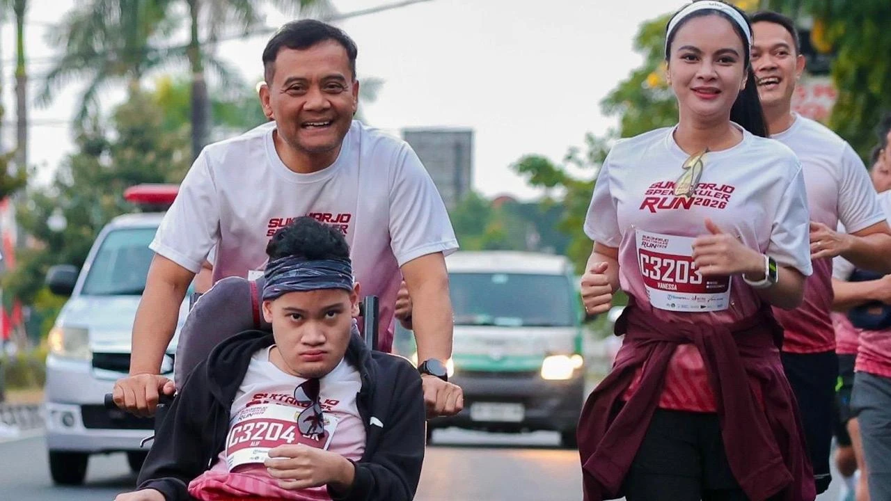 Momen Gubernur Jateng Ahmad Luthfi Ikut Sukoharjo Spektakuler Run