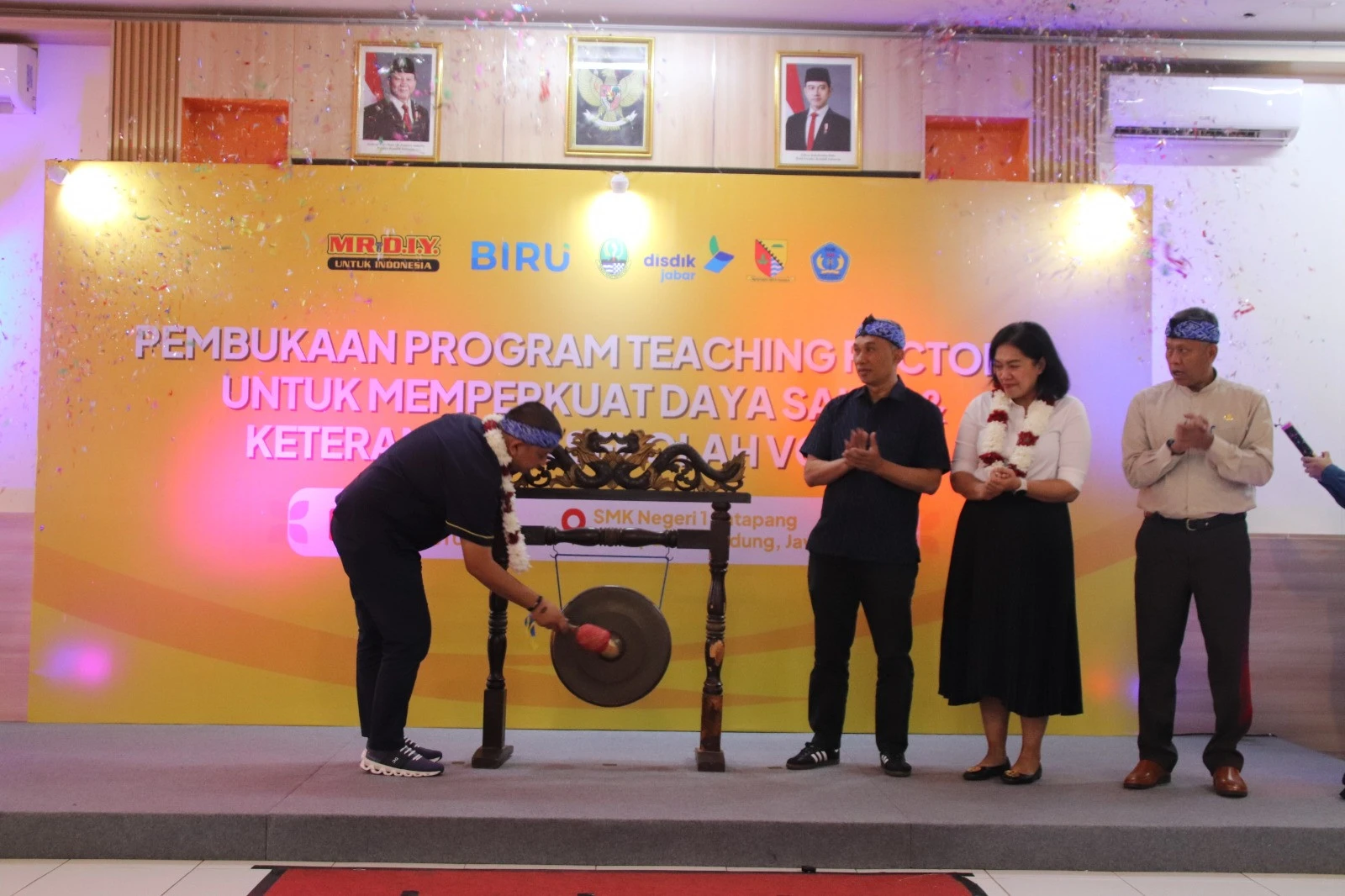 Dukung Indonesia Emas 2045, BIRU dan DIY Hadirkan Teaching Factory di SMKN 1 Katapang