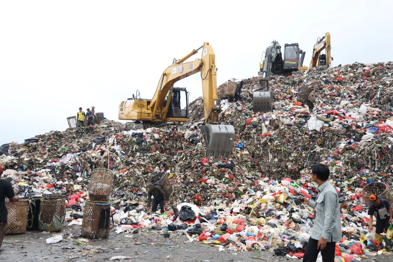 Warga di Sekitar TPA Jalupang Tagih Janji Manis Pemkab Karawang Soal Pengolahan Sampah Modern
