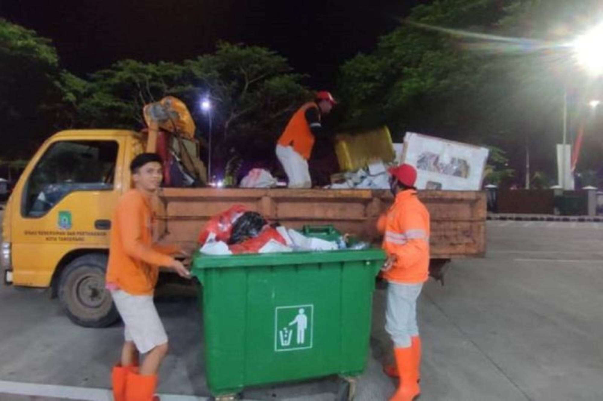 Cegah Penumpukan Sampah, DLH Tangerang Siagakan Petugas di Titik Keramaian