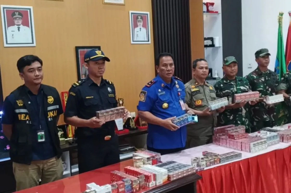 Satpol PP Kediri Sita 556 Bungkus Rokok Ilegal, Rugi Negara Rp10,3 Juta