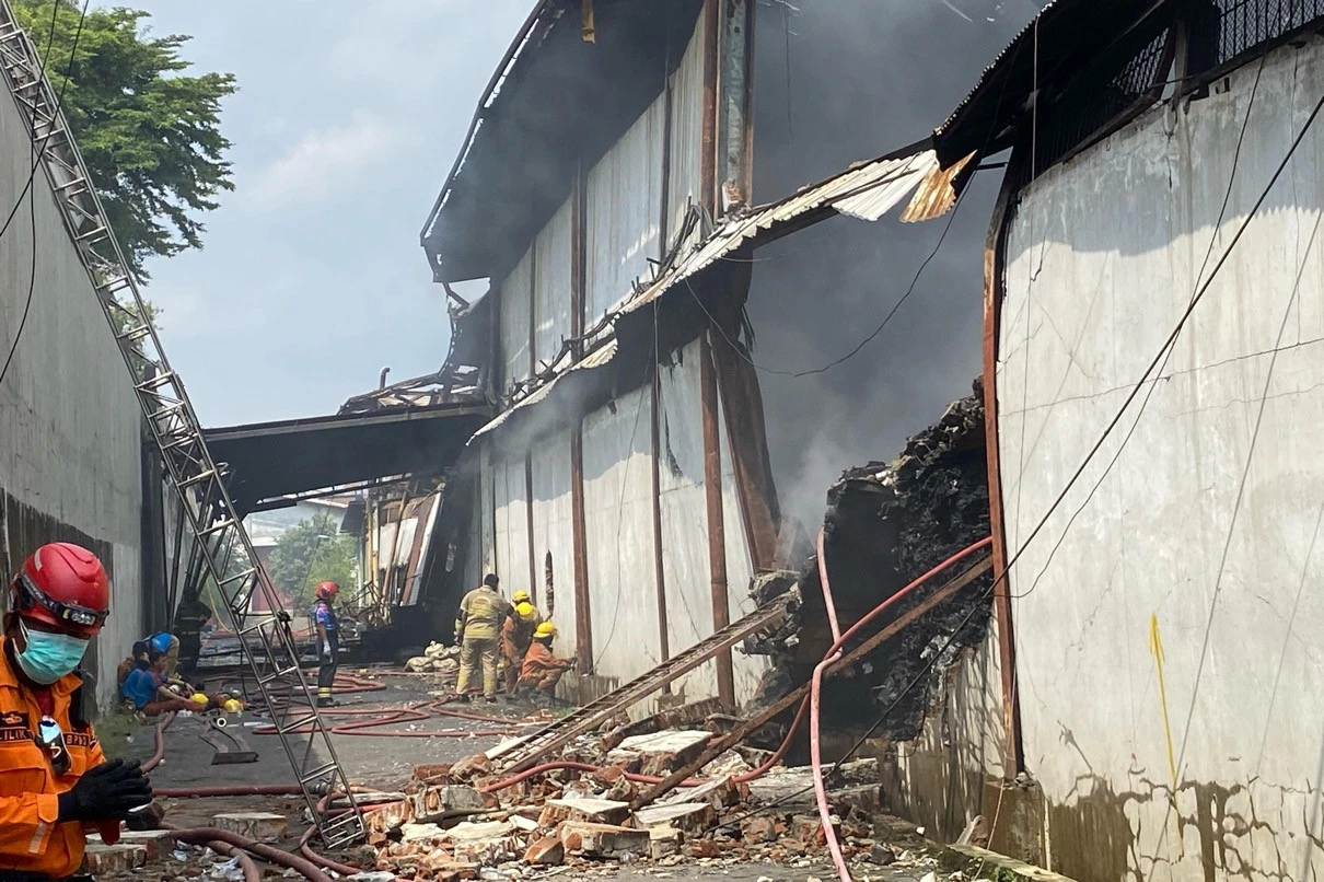 Gudang Alas Kaki di Tanjungsari Surabaya yang Kebakaran Minim Hidran