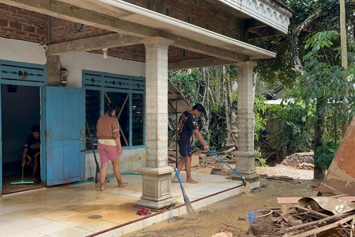 Banjir Bandang di Kediri, Lansia dan Belasan Kambing Diduga Terseret Arus