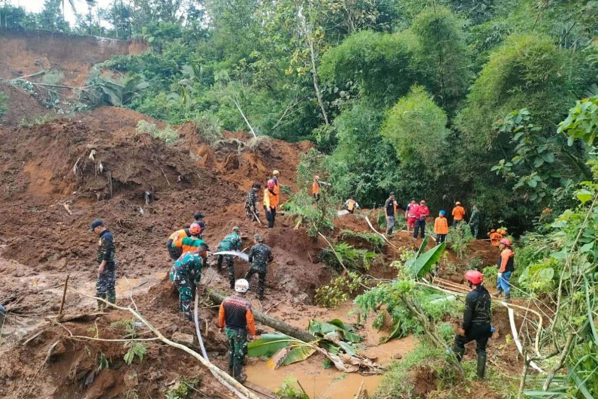 Korban Kandang Ayam Longsor Belum Ditemukan, Petugas Alami Sejumlah Kendala