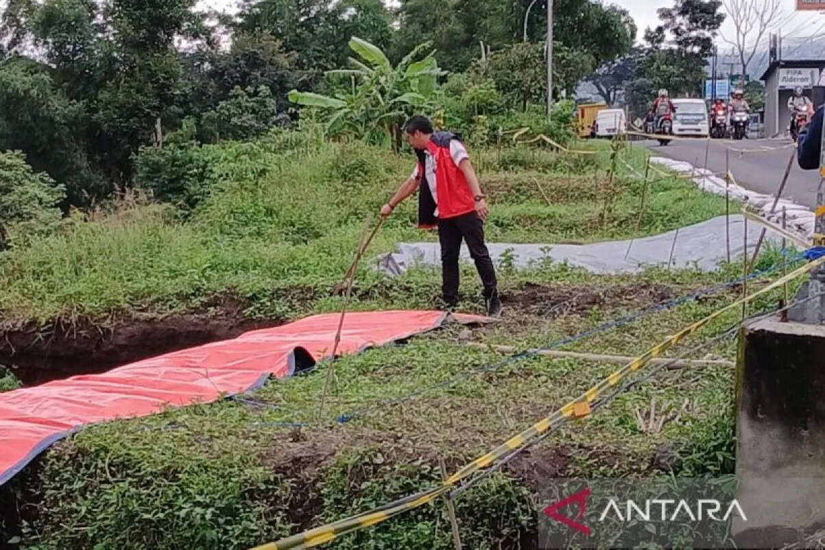 Tebing 20 Meter Ambruk di Parakan, BPBD Temanggung Imbau Warga Lereng Waspada Longsor