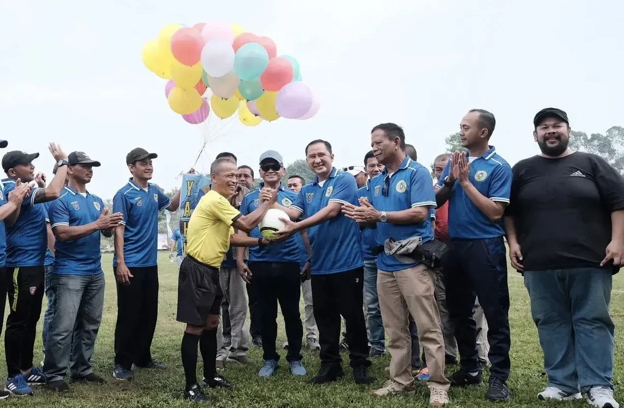 Chandra Rahmansyah Buka Turnamen Sepak Bola U-45 Antar Kecamatan se-Kota Depok
